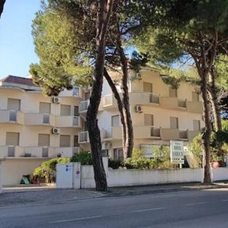 קרביה Hotel Enrica מראה חיצוני תמונה