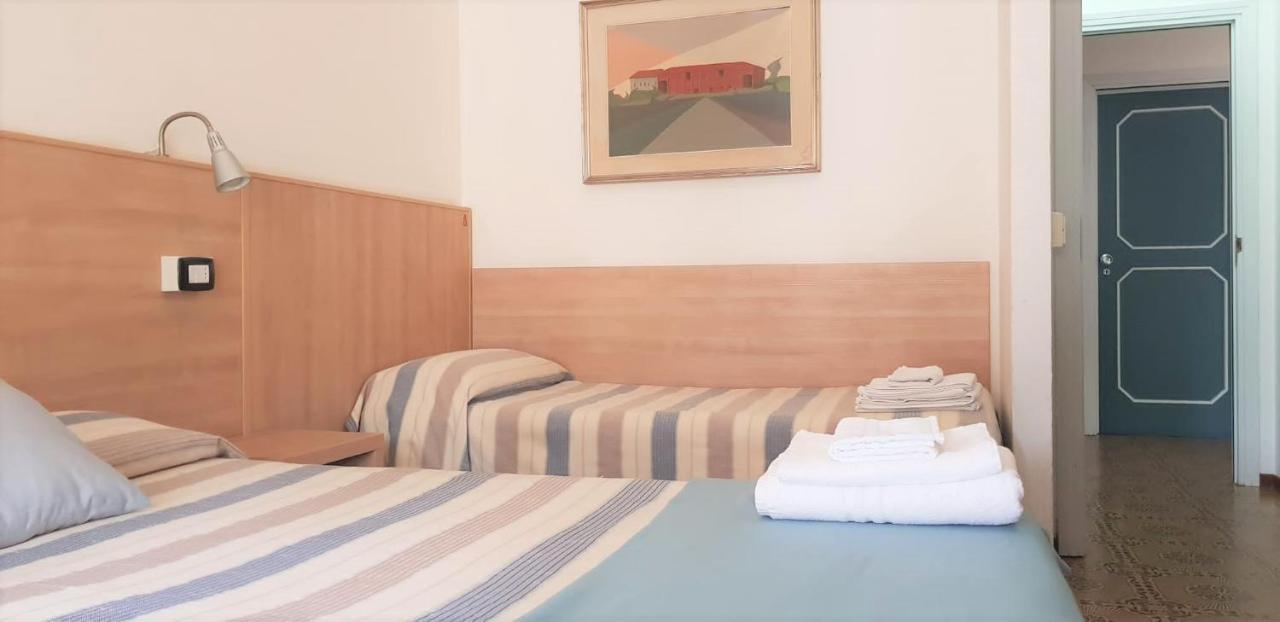 קרביה Hotel Enrica מראה חיצוני תמונה