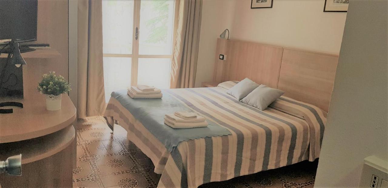 קרביה Hotel Enrica מראה חיצוני תמונה
