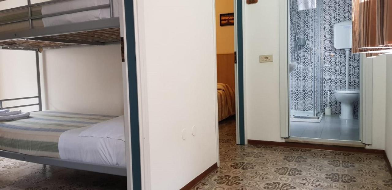 קרביה Hotel Enrica מראה חיצוני תמונה