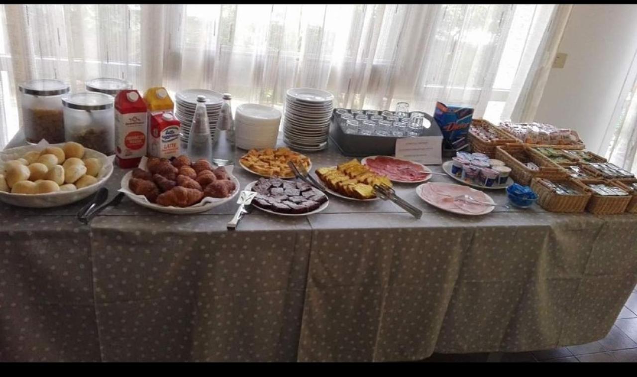 קרביה Hotel Enrica מראה חיצוני תמונה