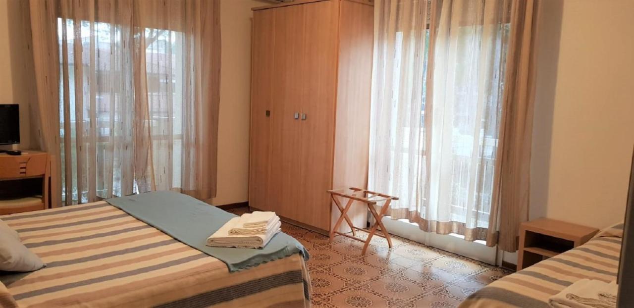 קרביה Hotel Enrica מראה חיצוני תמונה