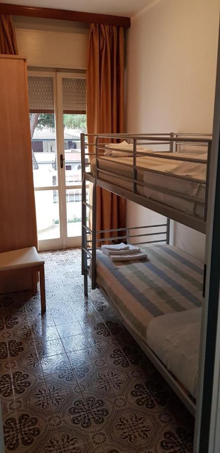 קרביה Hotel Enrica מראה חיצוני תמונה