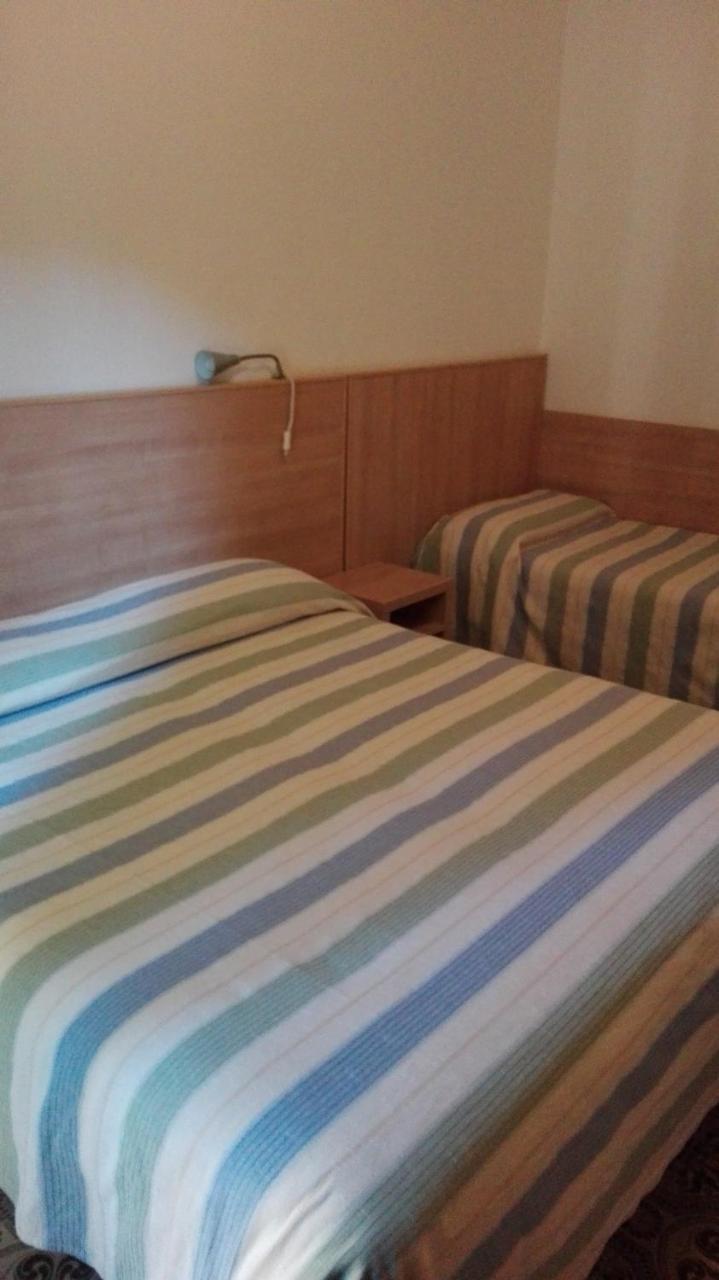 קרביה Hotel Enrica מראה חיצוני תמונה