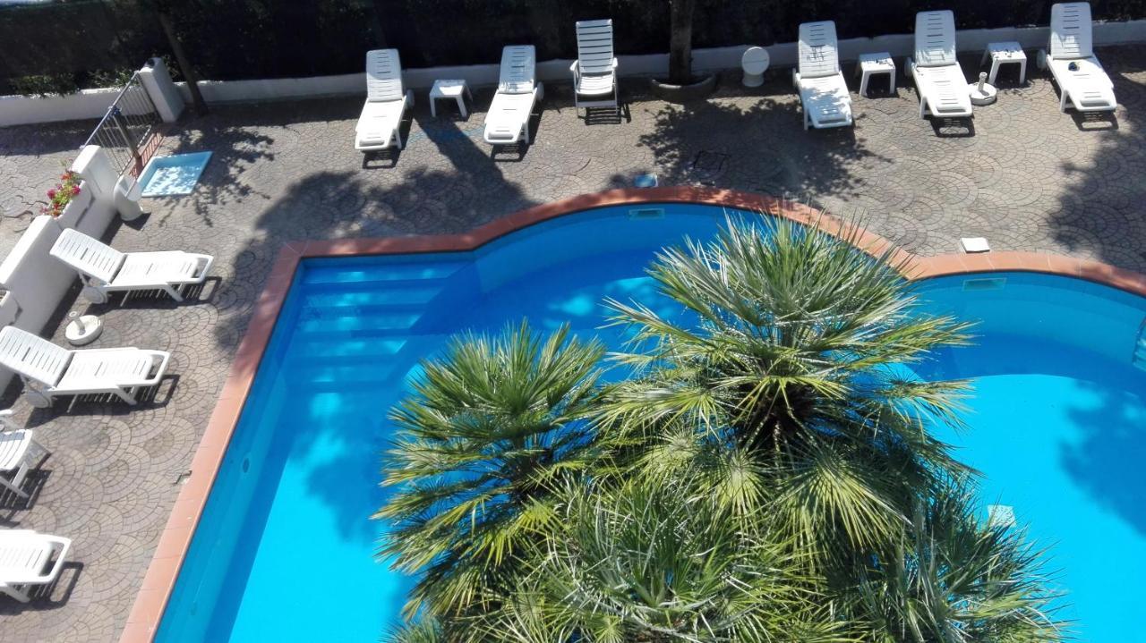 קרביה Hotel Enrica מראה חיצוני תמונה
