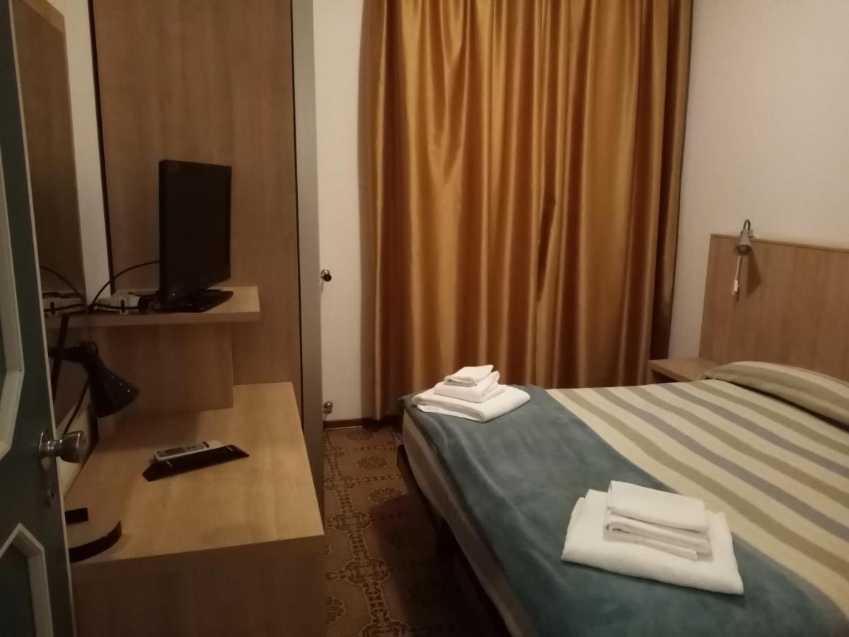 קרביה Hotel Enrica מראה חיצוני תמונה